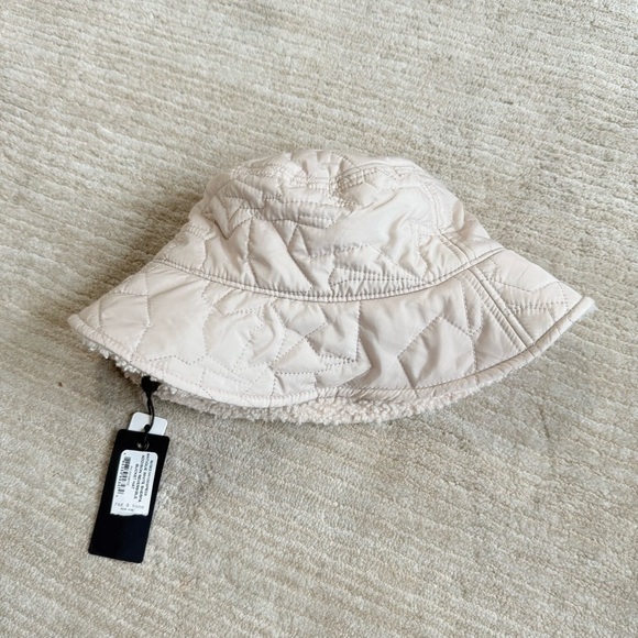 Rag & Bone Reversible Beige Sherpa and Quilted Nylon Addison Bucket Hat main image 12